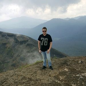 Meet your Posher, Daniel